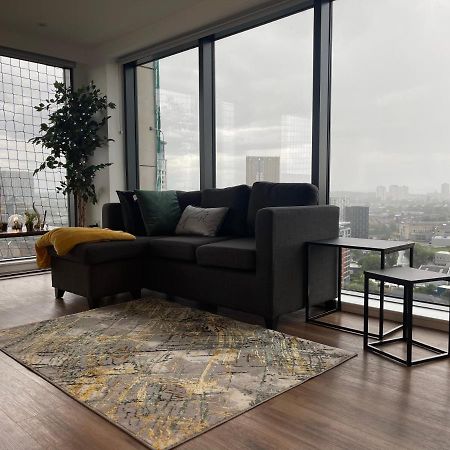 Luxury 2 Bedroom En-Suite Apartment Balcony Views Manchester Dış mekan fotoğraf