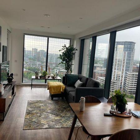 Luxury 2 Bedroom En-Suite Apartment Balcony Views Manchester Dış mekan fotoğraf