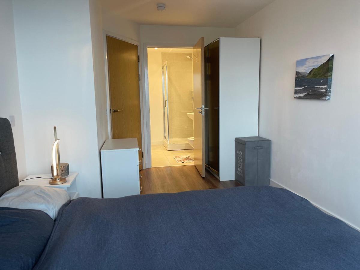 Luxury 2 Bedroom En-Suite Apartment Balcony Views Manchester Dış mekan fotoğraf