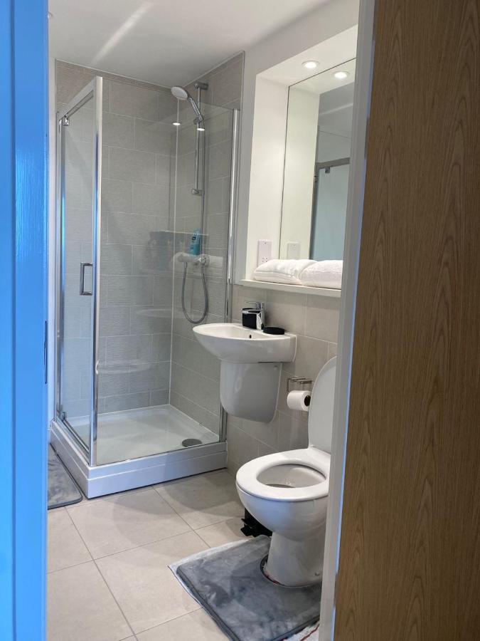 Luxury 2 Bedroom En-Suite Apartment Balcony Views Manchester Dış mekan fotoğraf